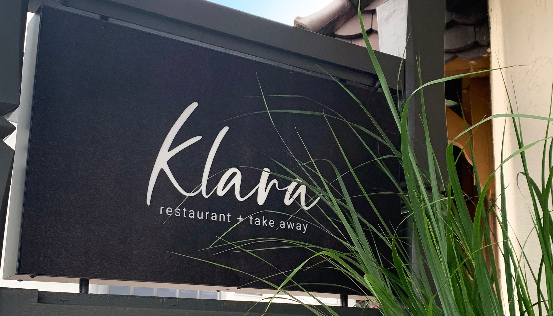Eingangsschild zum Restaurant Klara im Hanauerhof